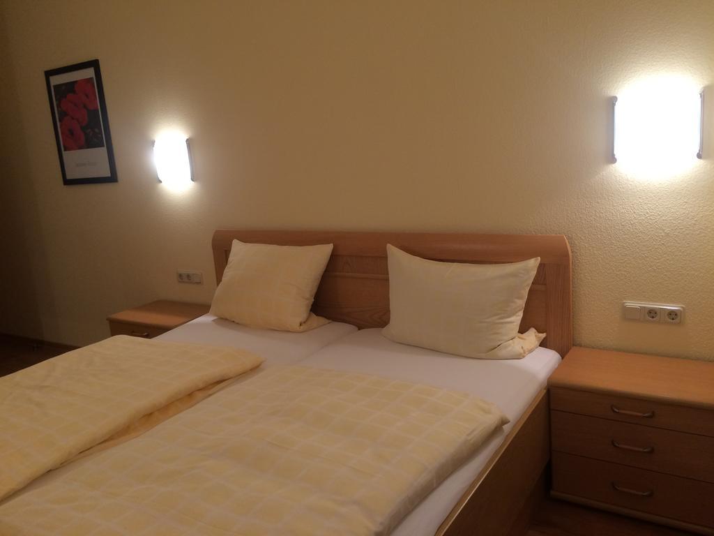Moselhotel Lesura Lieser Buitenkant foto