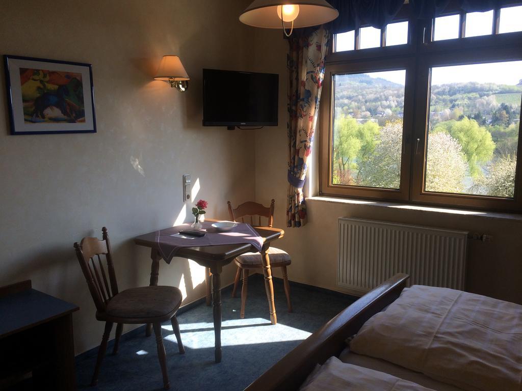 Moselhotel Lesura Lieser Buitenkant foto