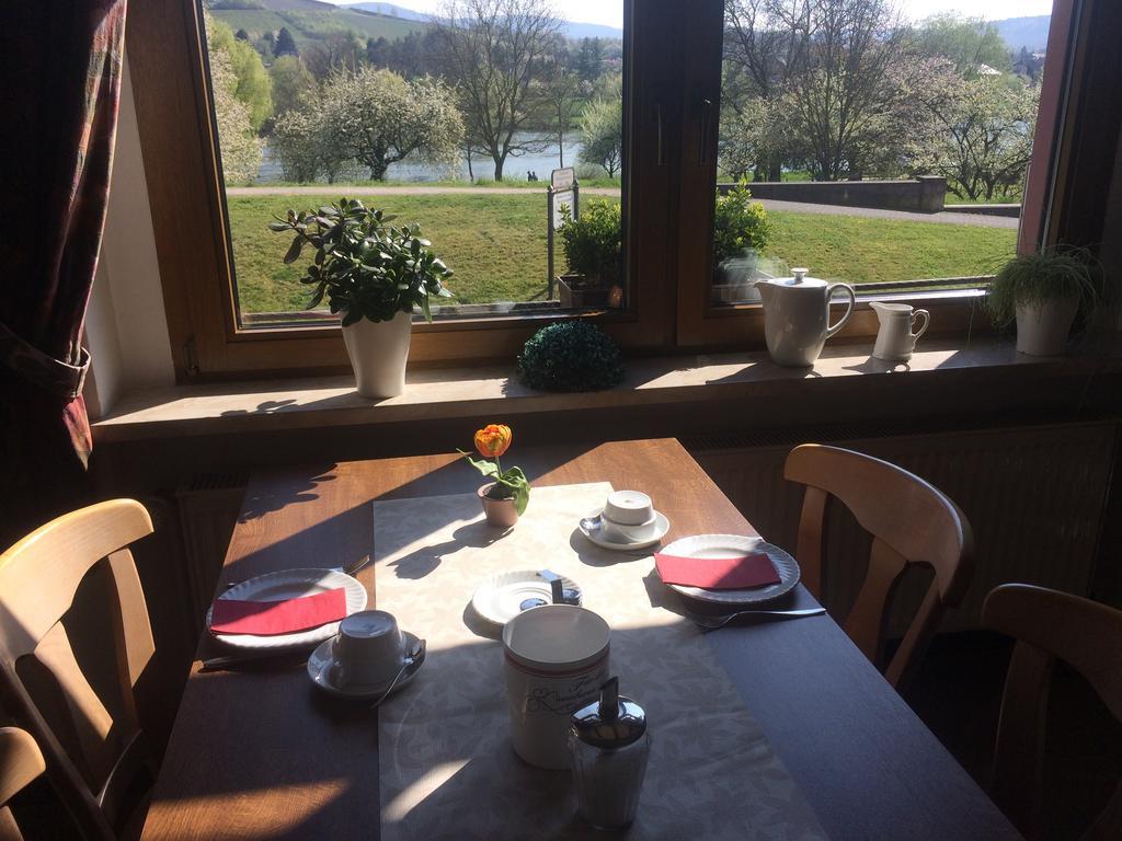 Moselhotel Lesura Lieser Buitenkant foto